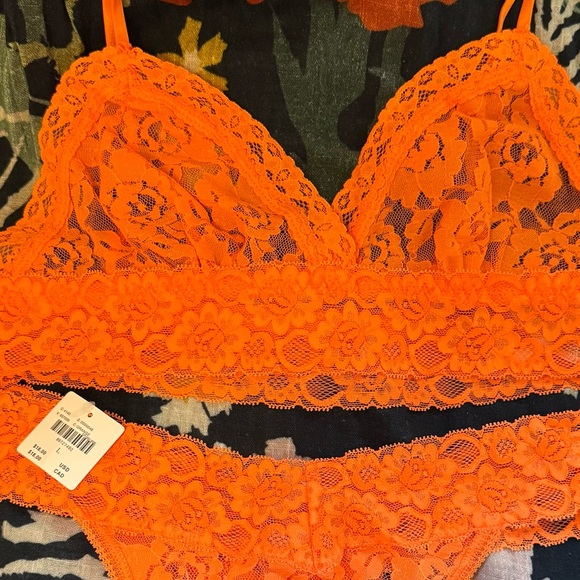 NWT Anthropologie Orange Triangle Lace Bra & Lace Thong Set - Picture 2 of 16